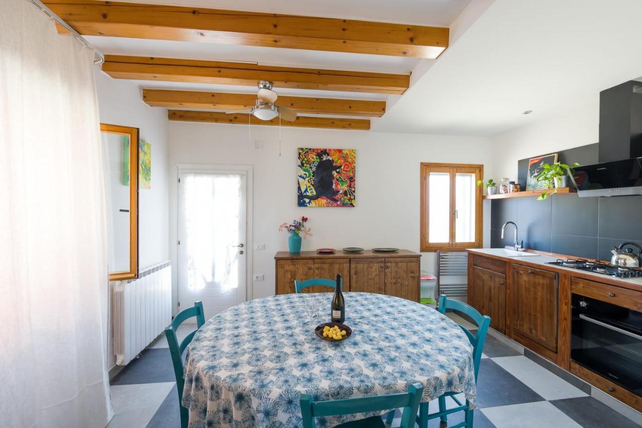 Night Galleria Holiday Home - Bed & Art In Burano - The Pink House Ngoại thất bức ảnh