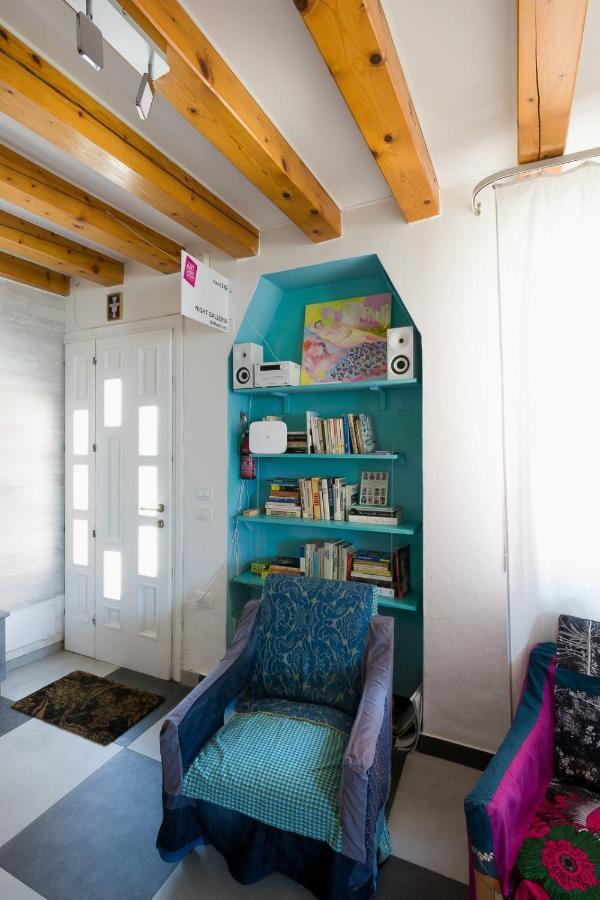 Night Galleria Holiday Home - Bed & Art In Burano - The Pink House Ngoại thất bức ảnh