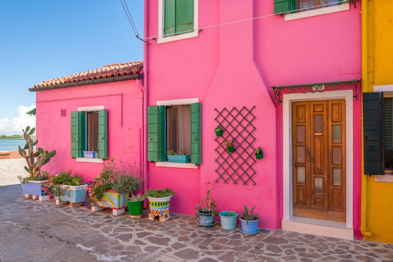 Night Galleria Holiday Home - Bed & Art In Burano - The Pink House Ngoại thất bức ảnh
