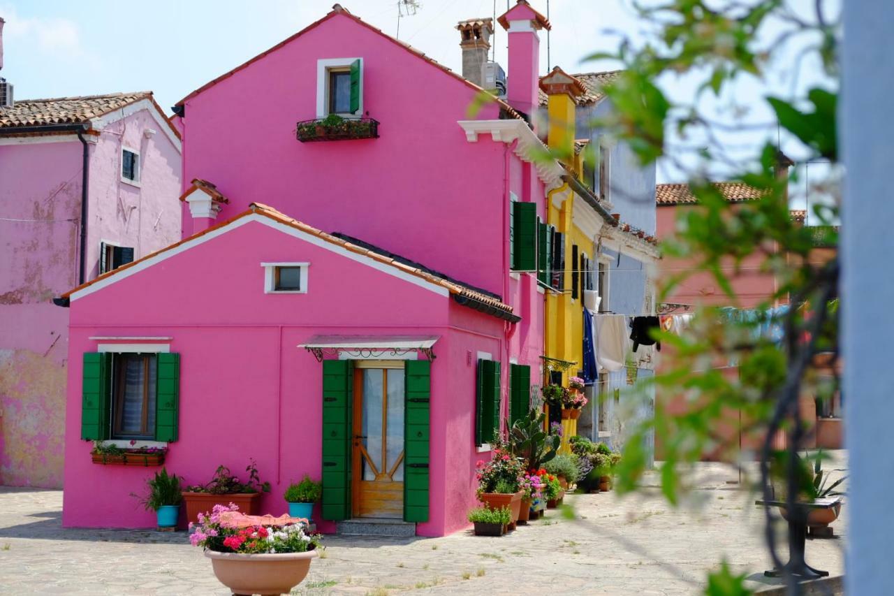 Night Galleria Holiday Home - Bed & Art In Burano - The Pink House Ngoại thất bức ảnh