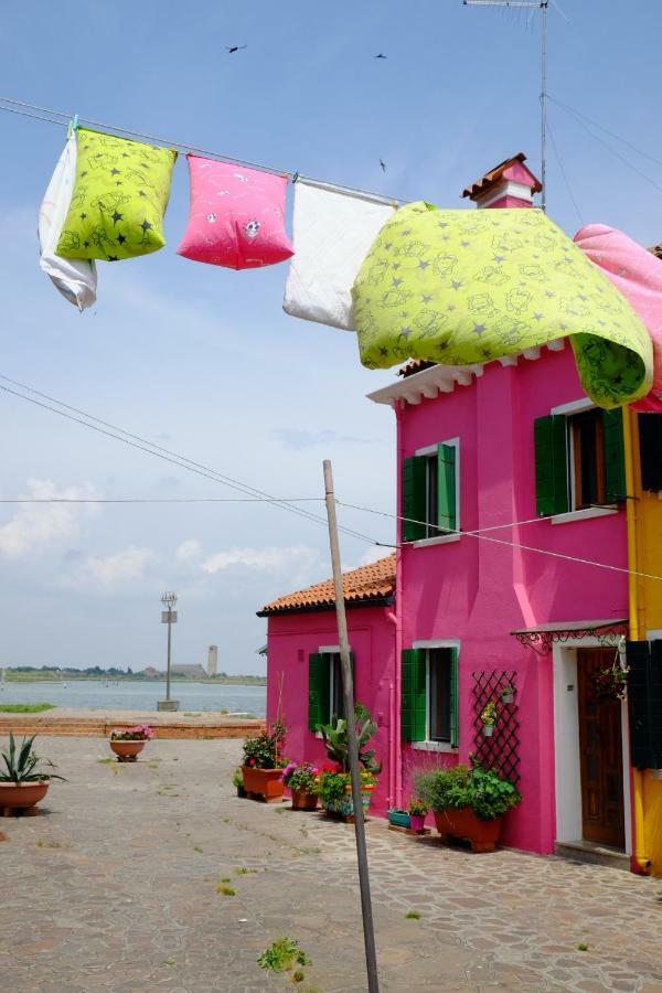 Night Galleria Holiday Home - Bed & Art In Burano - The Pink House Ngoại thất bức ảnh